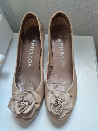 Zapatos de piel Beige Pitillos