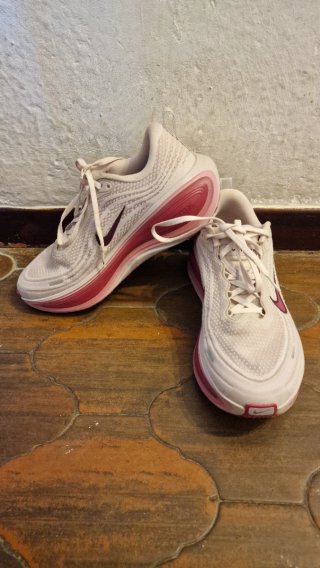 Zapatillas Nike Vomero Plus Talla 41
