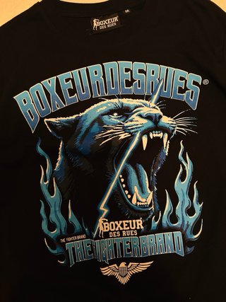 T-shirt Boxeur des Rues nera con grafica blu