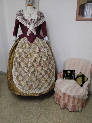 Traje de Fallera Negro y Turquesa
