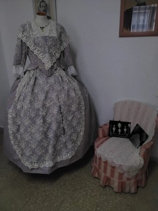 Traje de Fallera Negro y Turquesa
