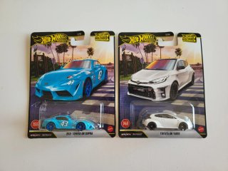 Set 2 Hot Wheels Boulevard Toyota