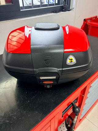 Top Case Ducati Rojo y Negro
