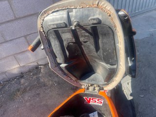 Asiento y cajón + funda de asiento Yamaha Aerox