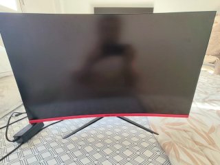 Monitor KEEP OUT Curvo Nero e Rosso