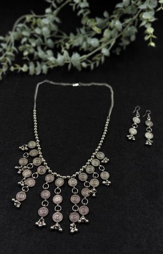 Parure etnica collana e orecchini metallo
