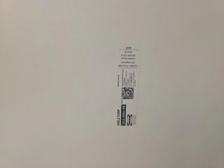 Tavolo bianco minimalista di Ikea