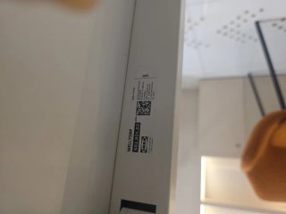 Tavolo bianco minimalista di Ikea