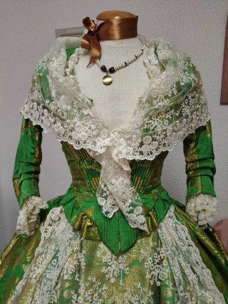 Traje de Fallera Verde y Oro Completo
