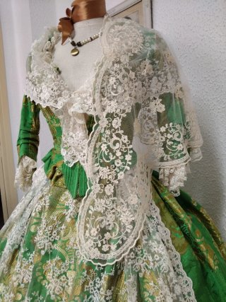 Traje de Fallera Verde y Oro Completo