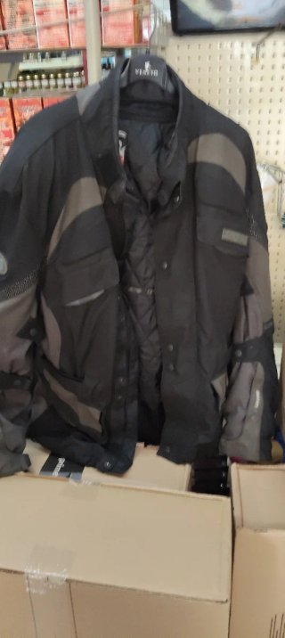 Chaqueta de Moto Negra y Gris