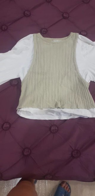 Sudadera de vestir. ZARA. Talla13-14
