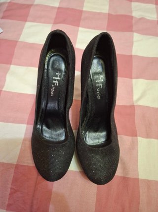 Zapatos de tacón negros con brillantina Talla 38