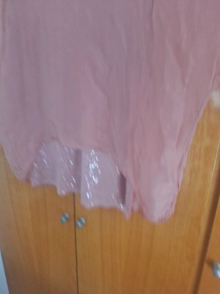 Blusa rosa con detalle de lentejuelas