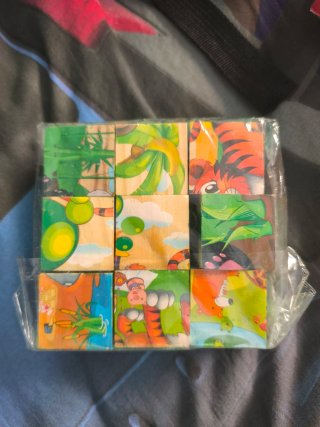 Puzzle de Cubos de Madera
