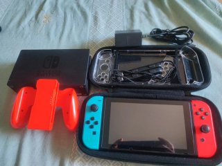 Nintendo Switch XAJ4+MicroSD128GB A1+Accessori