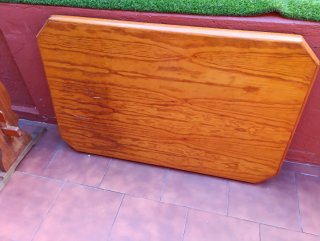 Mesa de cocina de madera