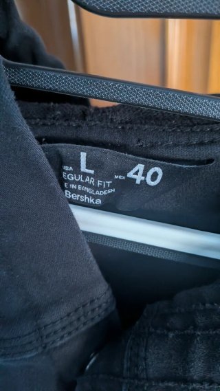 Chaquetilla vaquera negra Bershka Talla L / 40
