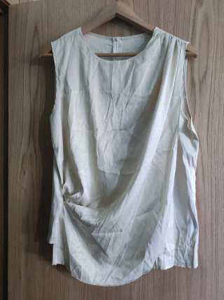 Camisa sin mangas beige