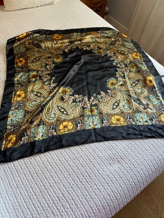 Pañuelo con Estampado Paisley