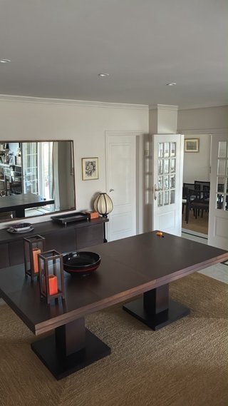Mesa de comedor de madera