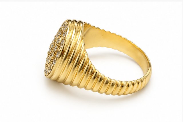Anillo Sello Oro 18K con Diamantes