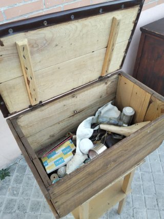 Baúl artesanal madera antigua pequeño