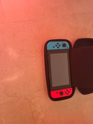 Nintendo Switch con Joy-Con Azul y Rojo