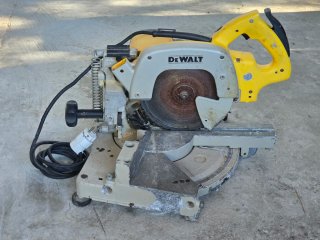Sierra ingletadora Dewalt DW700