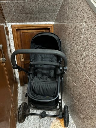 Carro de bebé negro