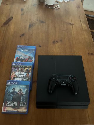 PS4 (PlayStation 4) con Mando y Juegos