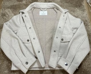 Cazadora Stradivarius beige