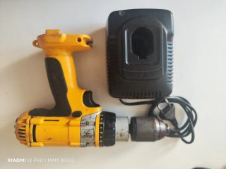 Taladro Atornillador DeWalt con Cargador