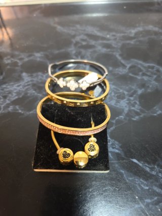 Lote de 4 Pulseras y Brazaletes Dorados / Plateado