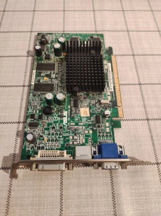 Tarjeta Gráfica ASUS Retro