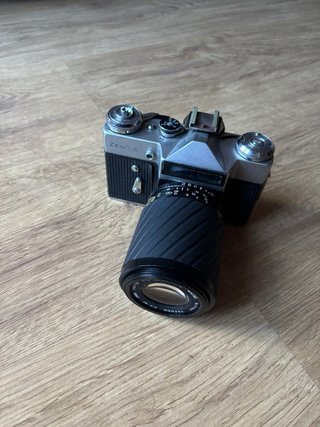 Cámara Zenit-E Plata y Negra
