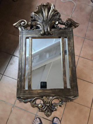 Espejo de resina decorativo dorado