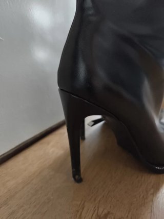 Botines negros de tacón