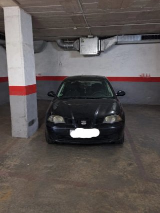 Se alquila parking para coche