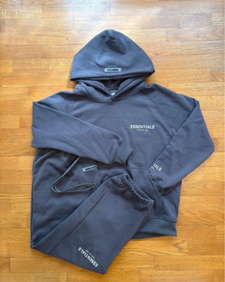 Conjunto Sudadera y Pantalón Essentials Gris