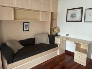 Habitación puente clarito con 2 camas