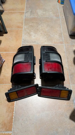 Pilotos Traseros Mitsubishi Montero V20