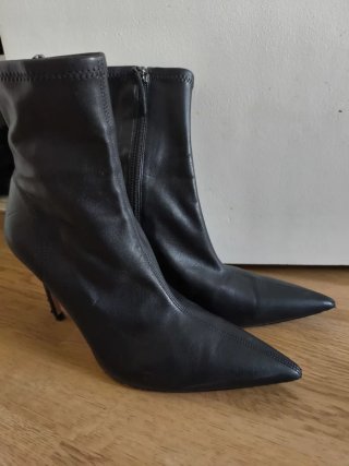 Botines de tacón negros