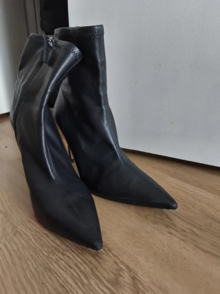 Botines de tacón negros