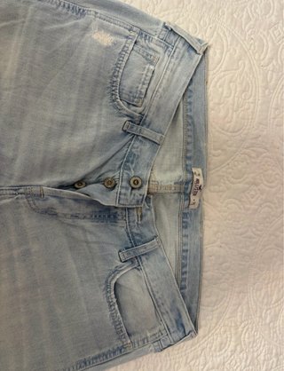 Pantalón vaquero Hollister azul claro