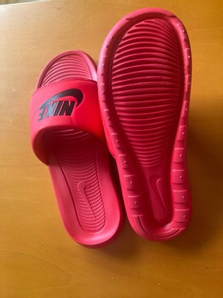 Chanclas Nike Rojas Nuevas