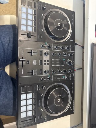 Mesa Mezclas Hercules DJuced Serato
