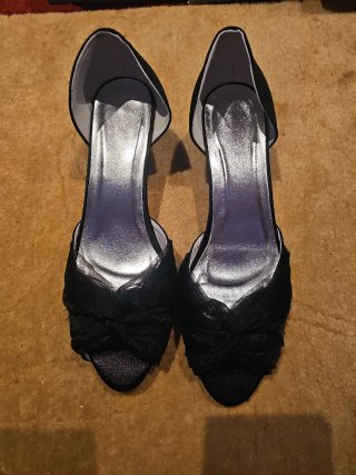 Sandalias fiesta tacón bajo negras