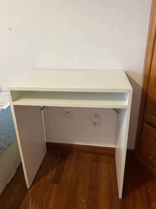 Escritorio infantil pequeño blanco