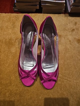 Sandalias de fiesta fucsia tacón fino
